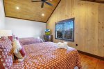 Buffalo Trace: Upper Level Guest Bedroom 2